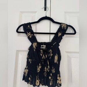 Floral Black Top - Urban Outfitters
